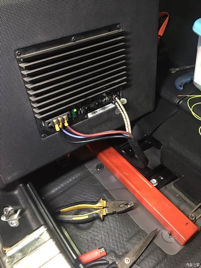 惠威低音炮安装花了半天时间同上疯哥