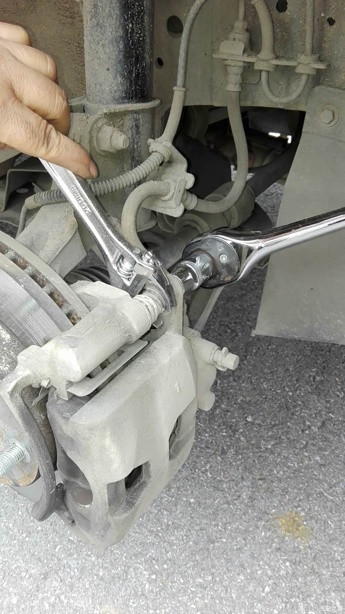 够够够,拉次够,我们一起换刹车片去