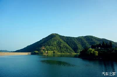 这回程路碰知道什么水库因为换条路所以这条路景色美还要过检查站没有