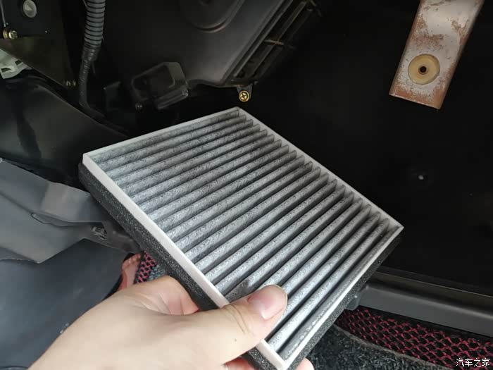用车小技巧,为畅快淋漓的呼吸,长安cs35更换空调滤芯!
