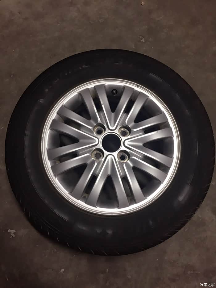 出轮毂轮胎1856514