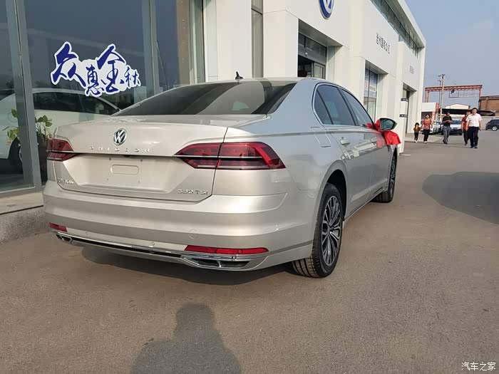 求白色辉昂照片越多越好