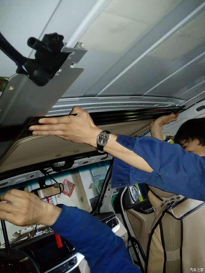 宝骏730更换天窗作业