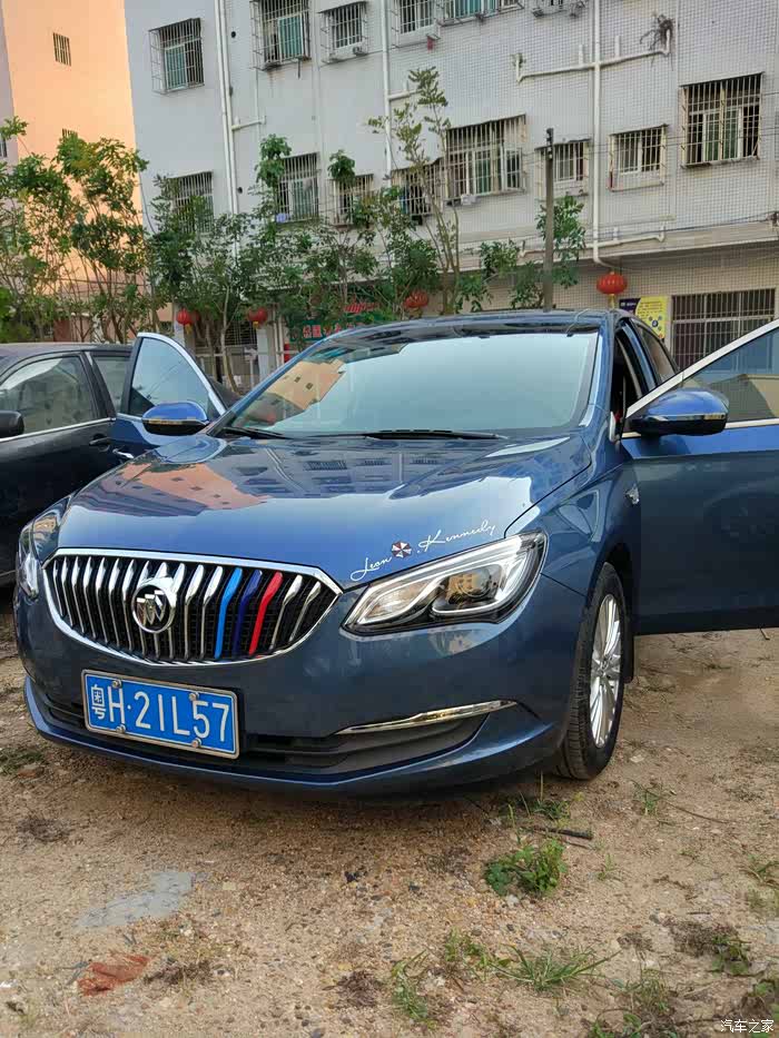 英朗深空蓝好看吗