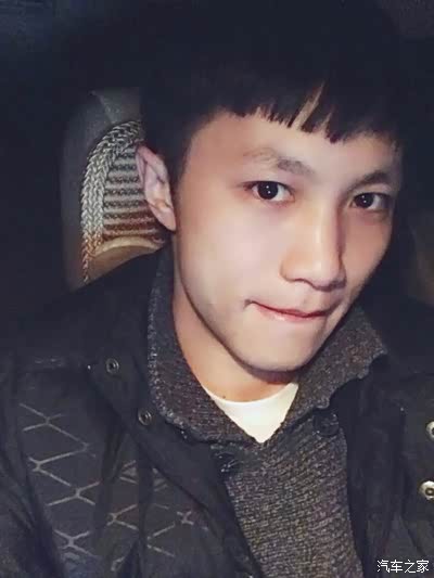 80后的也买哥,偶尔喜欢自拍,哈哈.