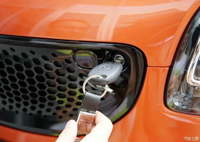 【图】终于看到新款激情版中网的锁孔_smart论坛_汽车之家论坛