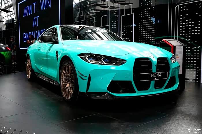薄荷绿宝马m4