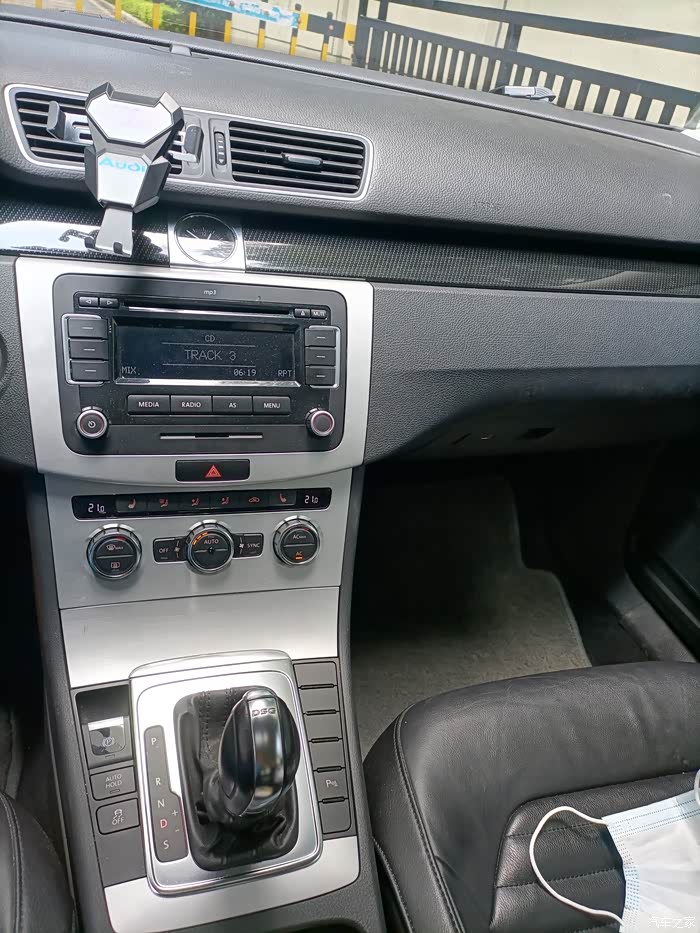 12款迈腾豪华款,12万多公里车况精品.没任何事故泡水!急指