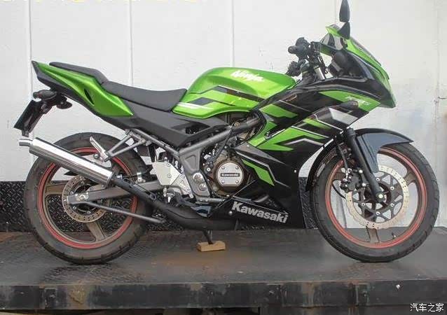 川崎ninja150rr,我也刚知道这个型号,话说这车用的2冲程发动机,感觉