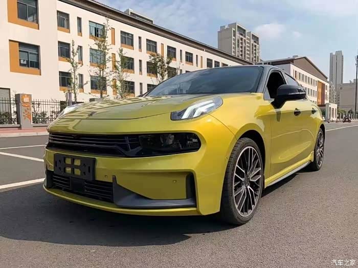 黄色领克03车
