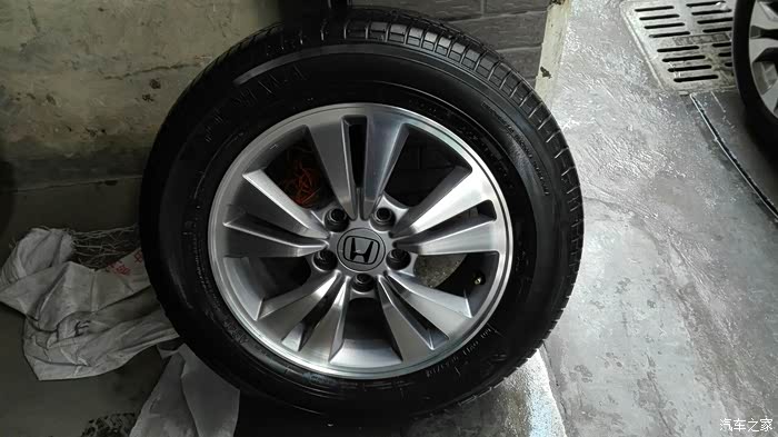 八代雅阁轮毂楼主留情