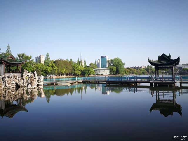 自驾开荣威rx5max去芜湖镜湖公园游玩