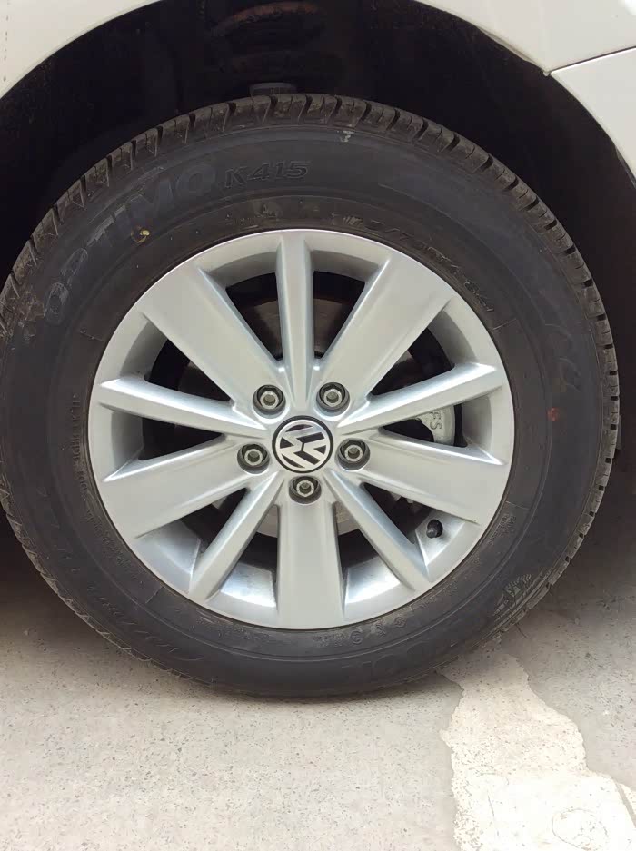 购新桑塔纳轮毂