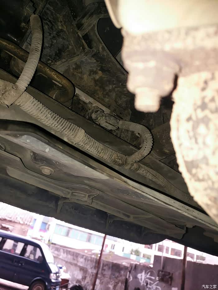 求助水箱放水螺丝在哪里