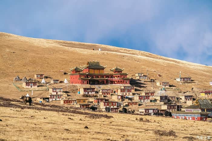 巴颜喀拉山南麓,印象中的传奇色达,终于来到.
