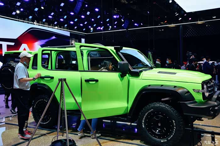 坦克300绿色无比的好看听说卖的非常火爆