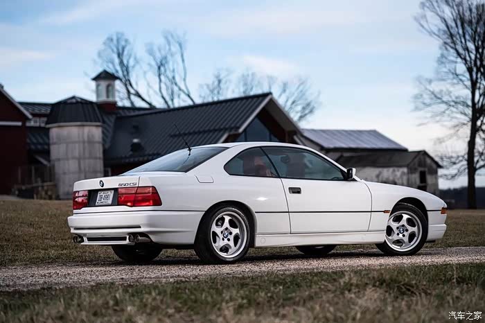 白红搭配的宝马850csie31