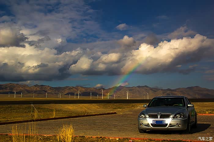美丽好客的赛里木用一弯彩虹迎接我们来自远方的客人