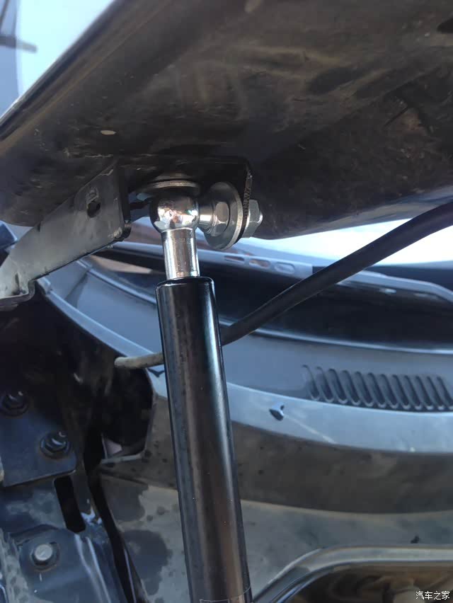 【图】引擎盖液压杆_中华h330论坛_汽车之家论坛