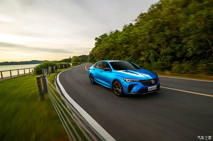 多么漂亮的车子,一眼就喜欢上了