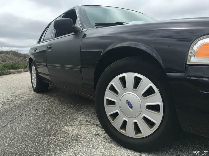 福特维多利亚皇冠警用拦截者crown victoria半年用车感受!