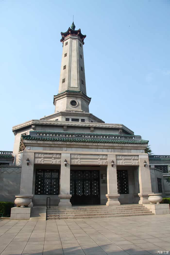 我的秀场我做主仰望着烈士公园纪念塔心中肃然起敬