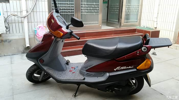 存放十六年的雅马哈凌鹰125