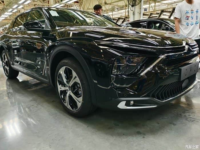 2021年超级喜欢的车型—东风雪铁龙凡尔赛c5x