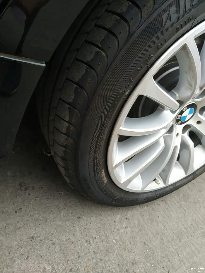 一大早,居然被扎胎,大神帮我看看还能补补吗