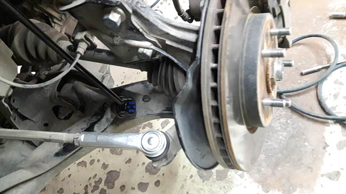 crv前方向机球头怎么啦?