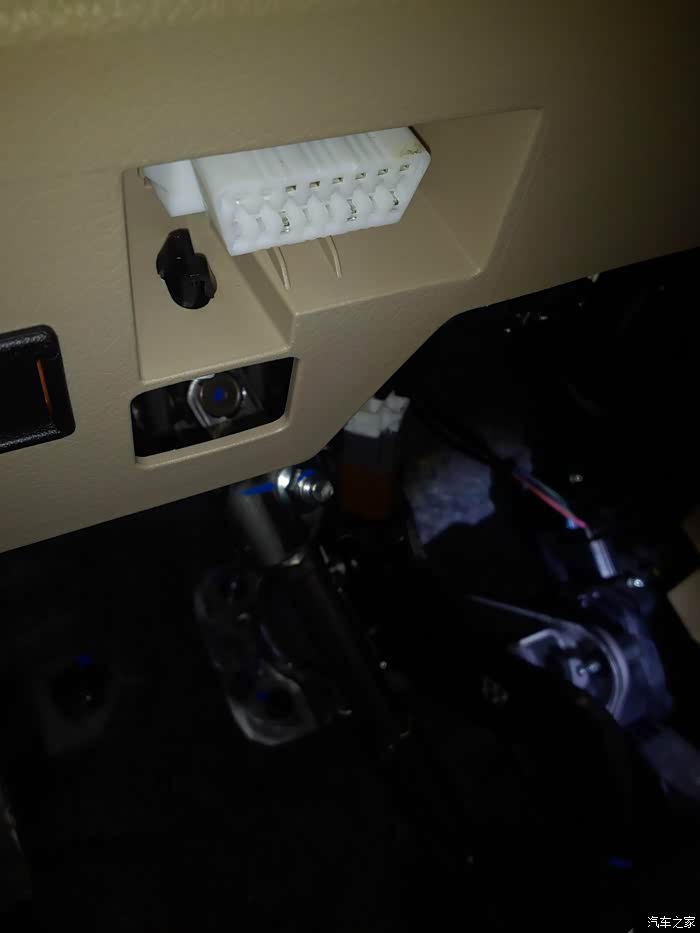 新天籁的是不是obd2接口和市面上的obd产品通用吗