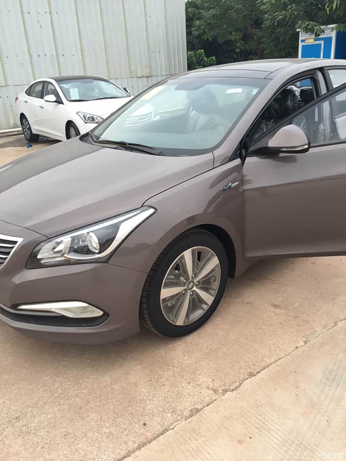 6t旗舰玛瑙棕.好看吗