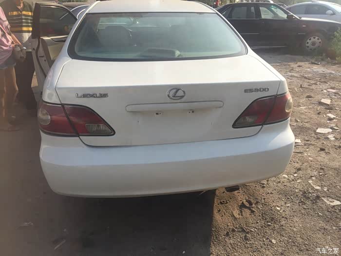 手里有一辆老老老款es300