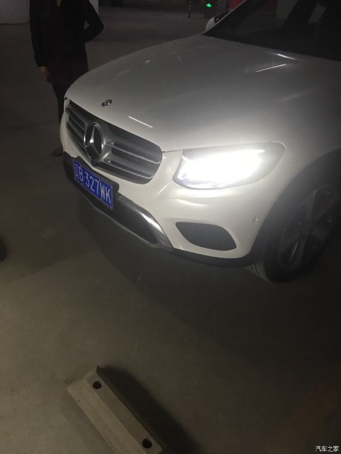 glc260大灯锁车后亮