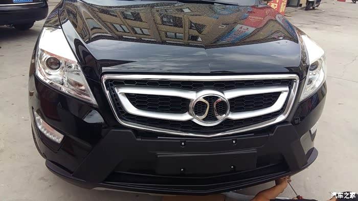 神秘黑色绅宝x65