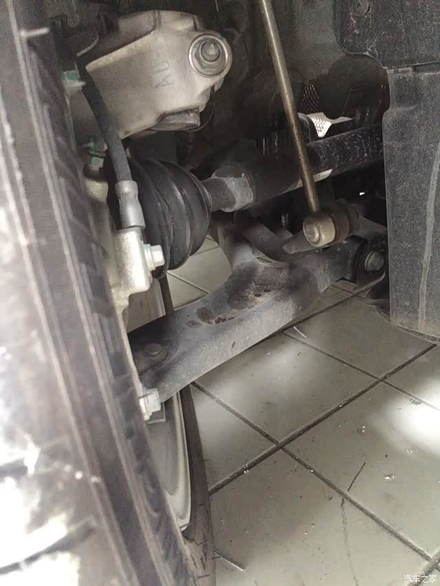 新迈腾前防撞梁