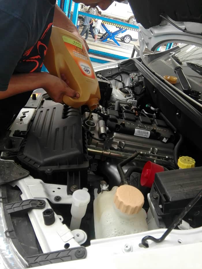 五菱宏光s15标准白色首保及用车感受多图