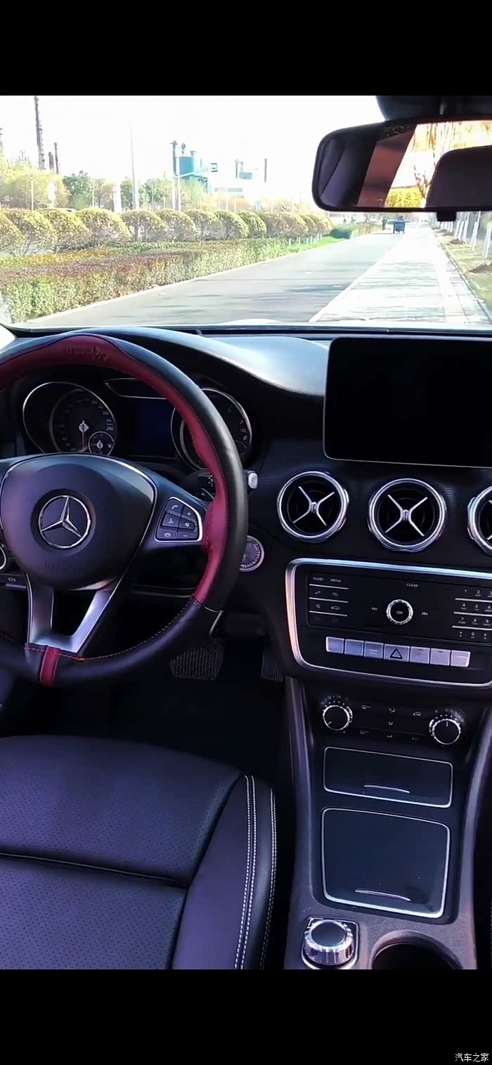 奔驰gla内饰 这才叫豪华时尚