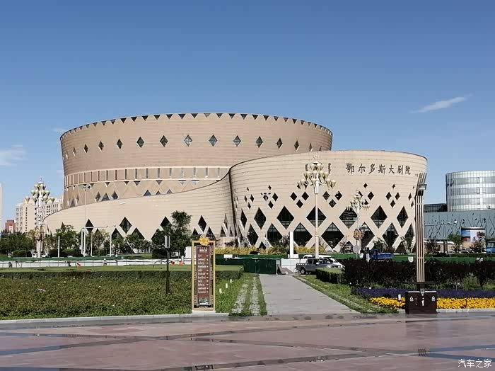 鬼城不鬼美丽的康巴什一座在荒漠中崛起的现代新城