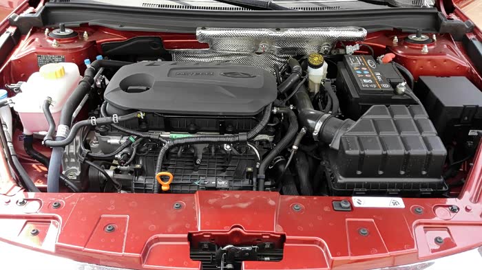 我看有人发发动机护板挺大,有没有,我有有,为啥这么小,都盖全,今年七