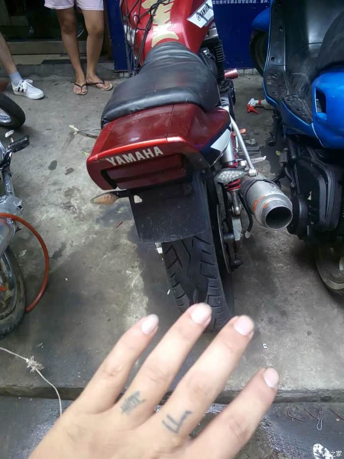 雅马哈小贱人xjr400