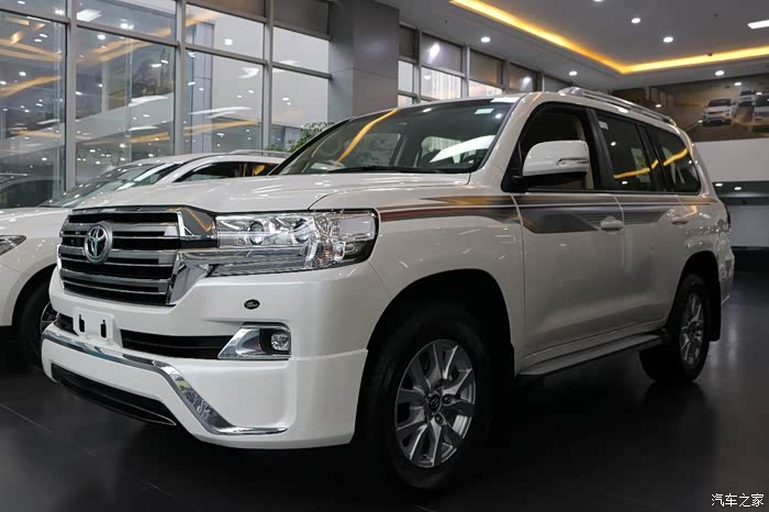 平行进口中东版陆地巡洋舰实拍