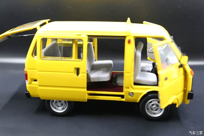 火红七月天津大发tj110黄出租模型