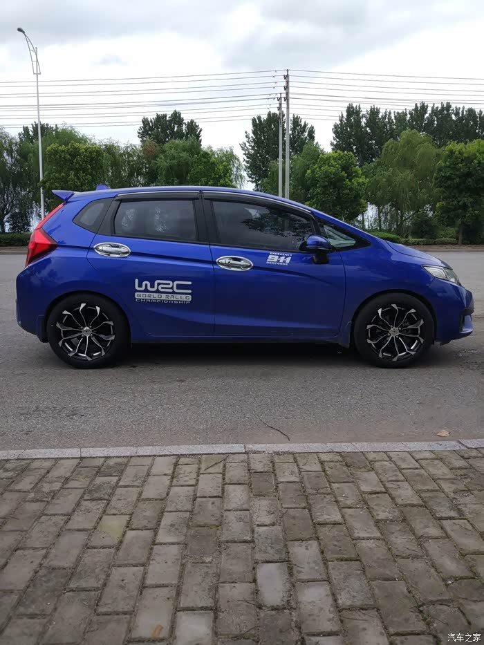 飞度改装17寸轮毂遇到的麻烦