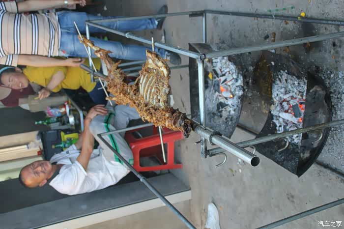 31提前过个节,烤全羊!兄弟小聚!