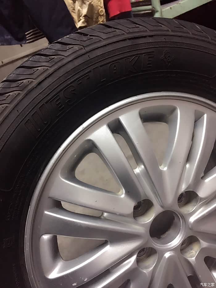 出轮毂轮胎1856514