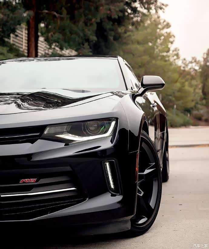 雪佛兰科迈罗幽灵黑