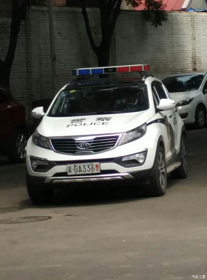 智跑警车帅不帅