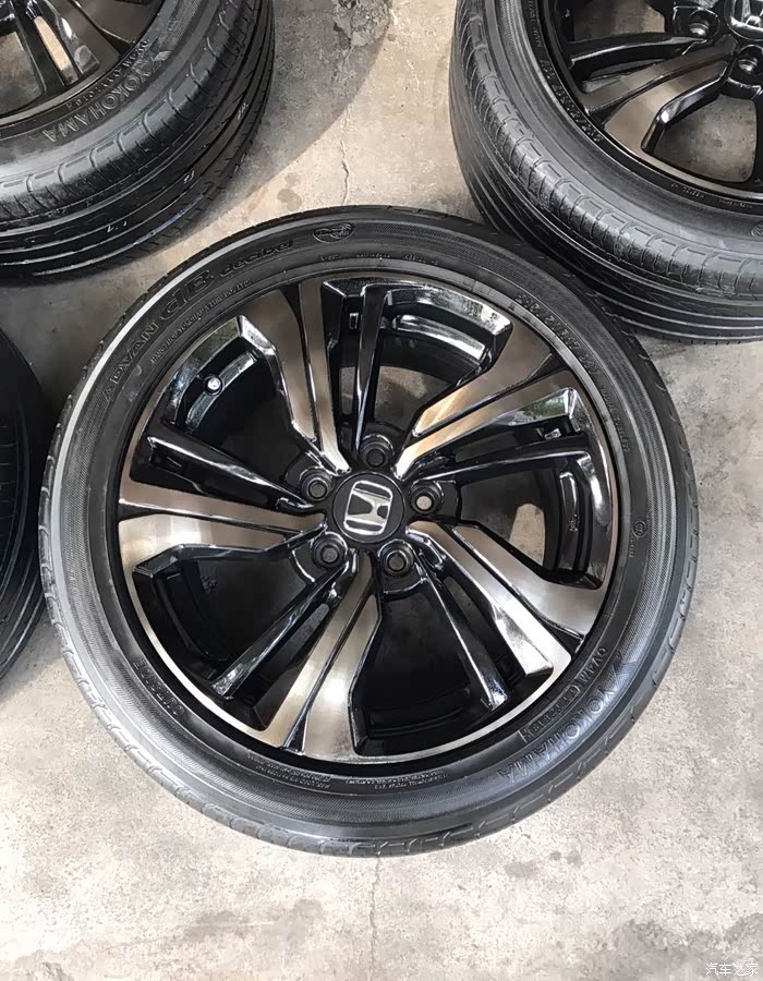 收套思域17寸熏黑轮毂 武汉同城提