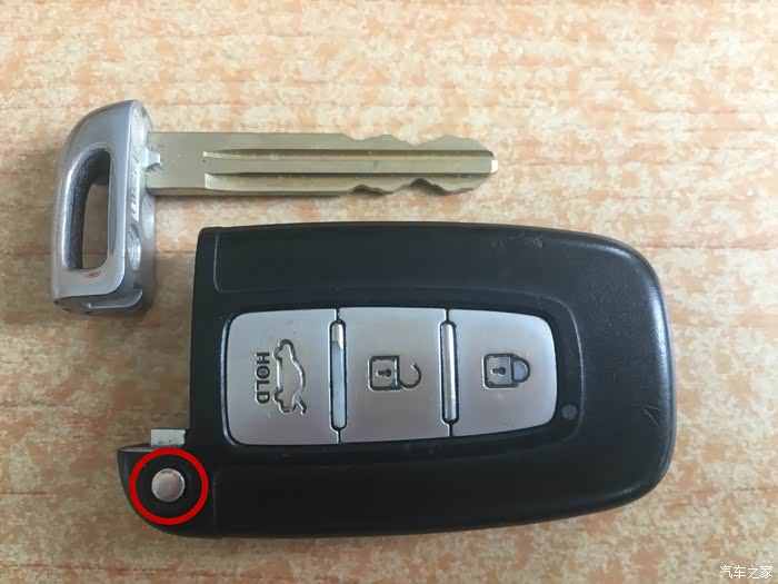 汽车钥匙失灵怎么办现代朗动汽车钥匙电池更换详解